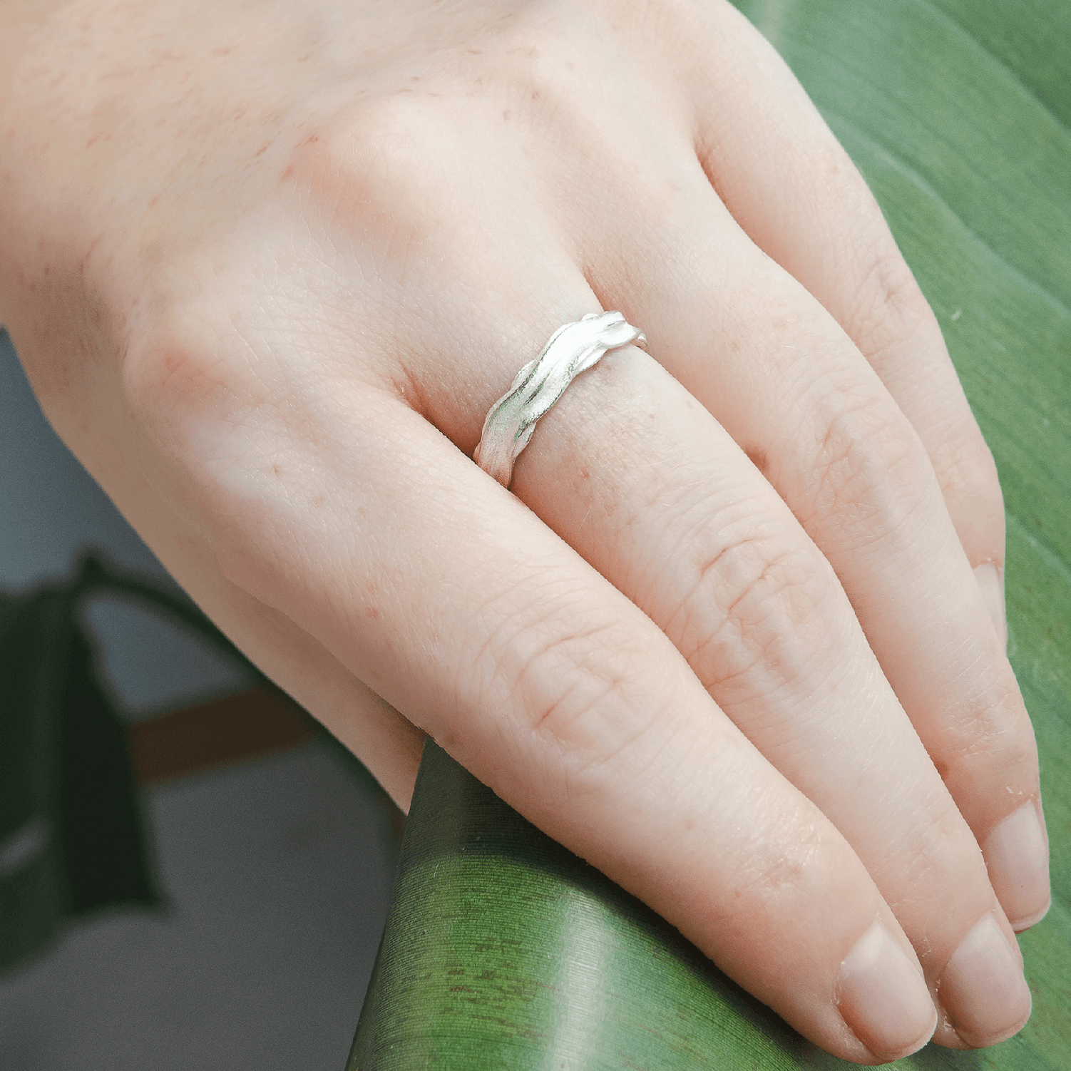 925 Sterling Silver Rings Eternity Rings Wedding Anniversary Rings Flow Wave Ring Minimalist Band Designer Fine Jewelry On Model